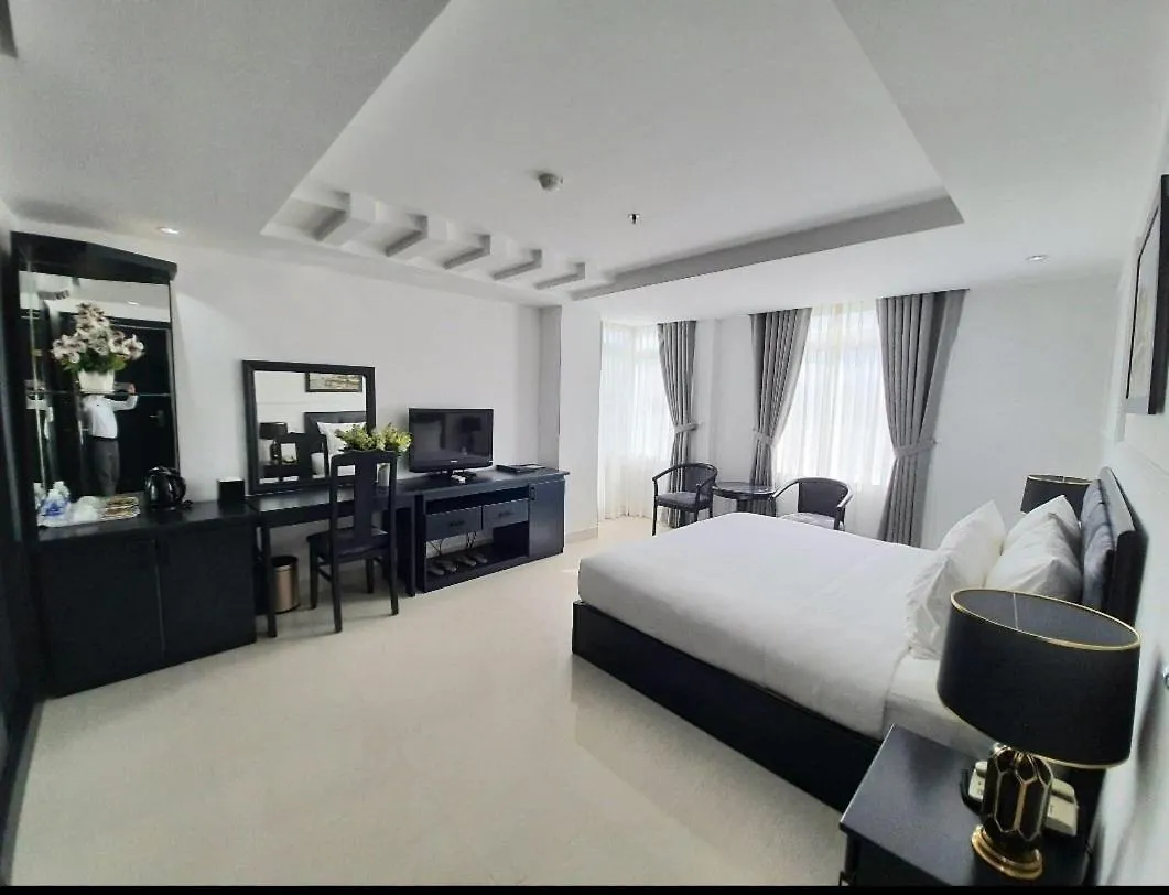 Kay Hotel Da Nang 3*,