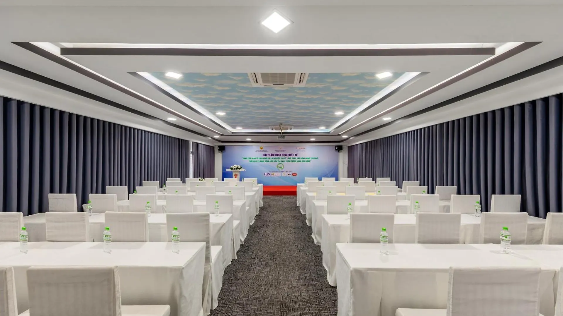 Kay Hotel Da Nang - Near Dragon Bridge