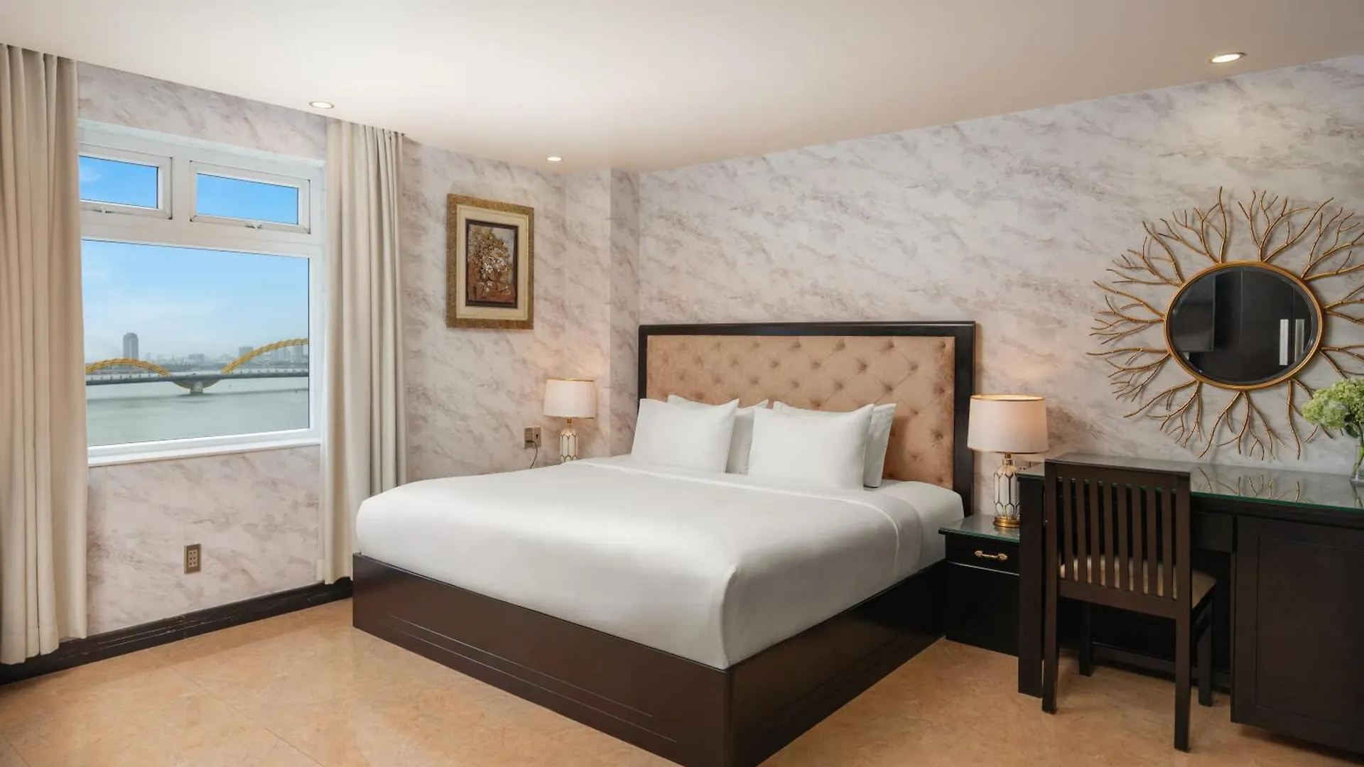 Kay Hotel Da Nang - Near Dragon Bridge