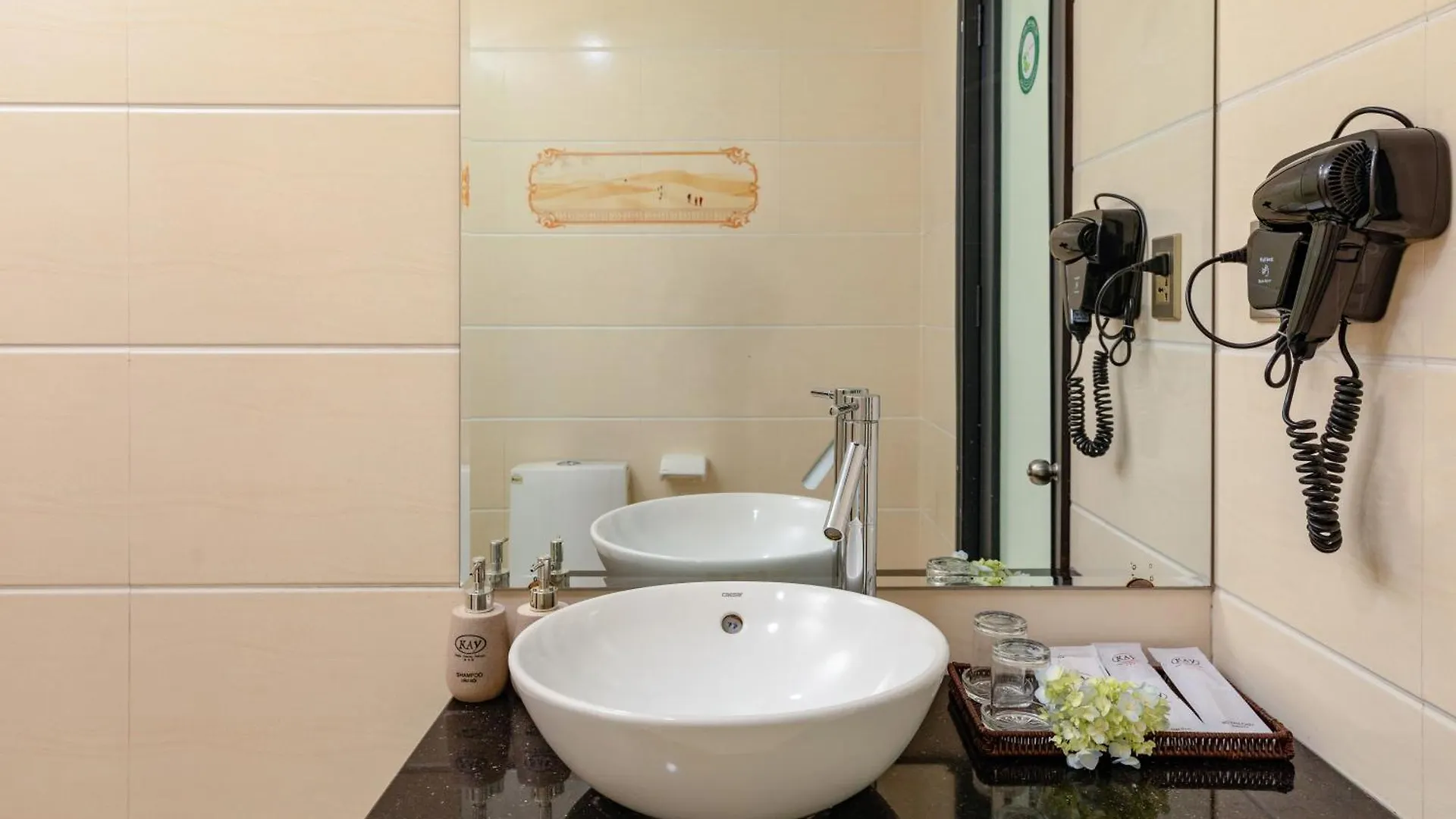 Kay Hotel Da Nang - Near Dragon Bridge