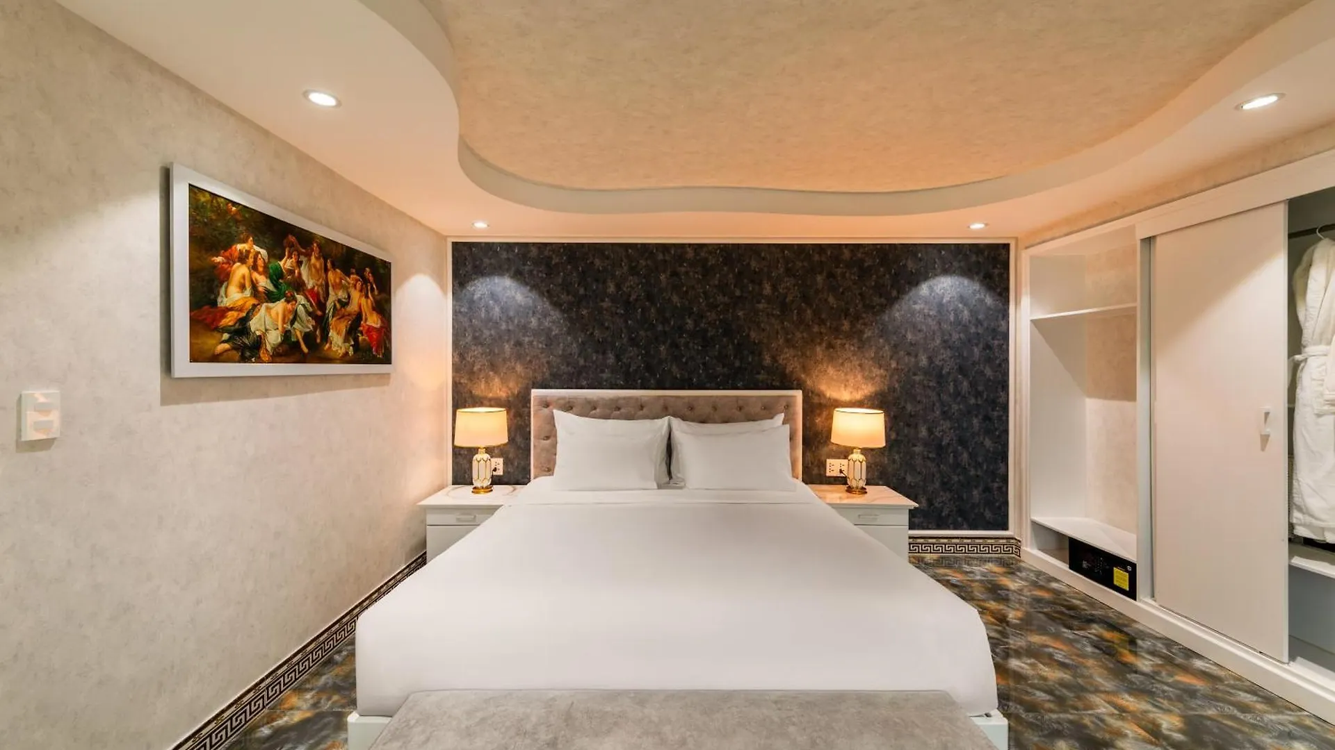 Kay Hotel Da Nang - Near Dragon Bridge וייטנאם