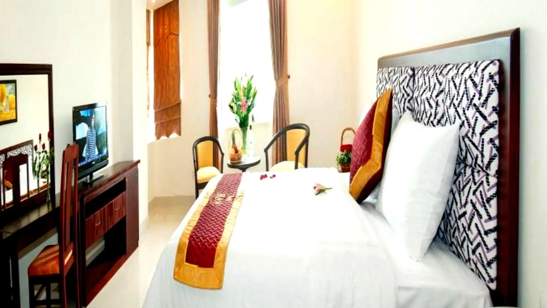 Kay Hotel Da Nang - Near Dragon Bridge