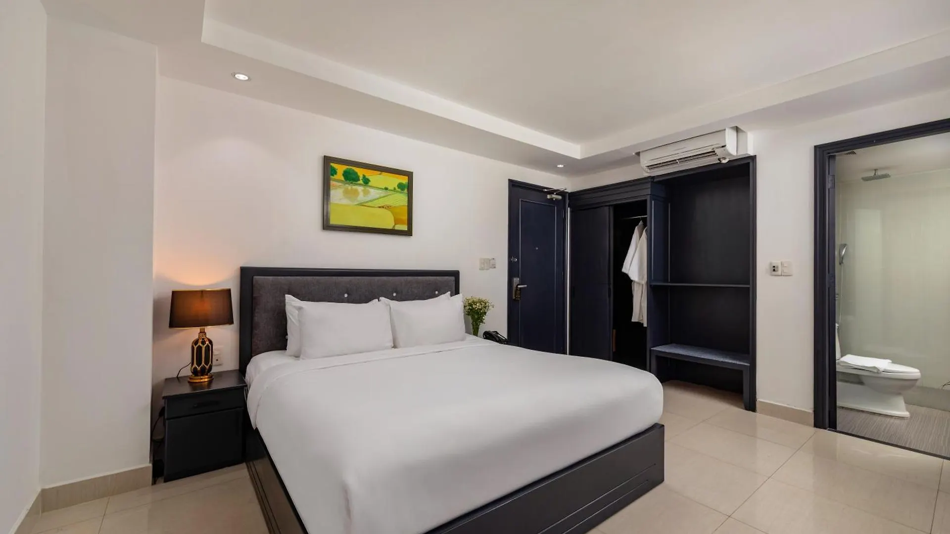 Kay Hotel Da Nang - Near Dragon Bridge 3*,  Vietnam