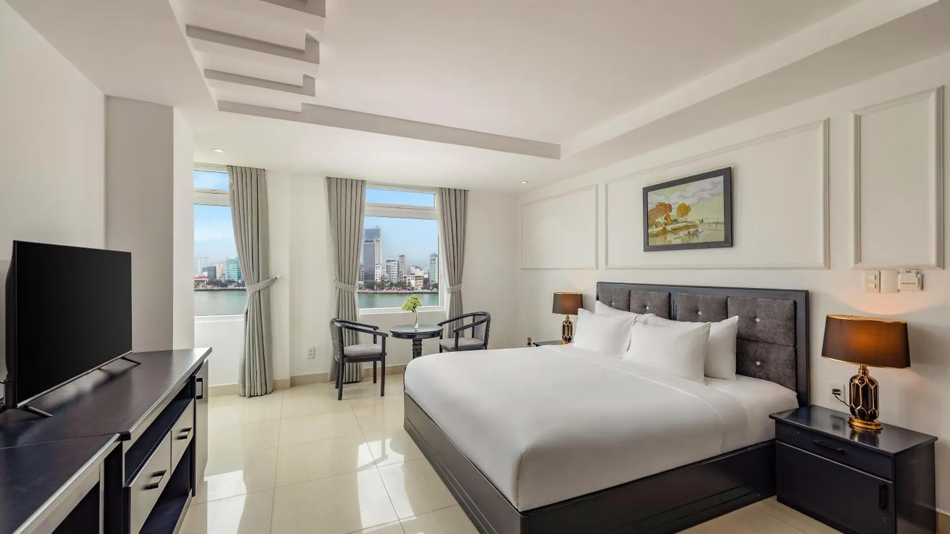 Kay Hotel Da Nang - Near Dragon Bridge